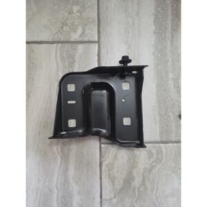 2020-2023 Chevrolet Silverado 2500 3500 Front Right Bumper Bar Bracket 84568470